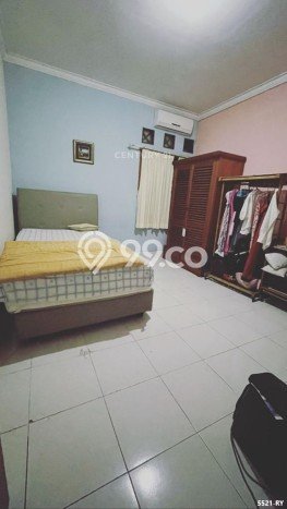 Rumah Strategis Modern Lb 320m2 di Ciputat, Tangerang Selatan Rumah Strategis Modern Lb 320m2 di Ciputat, Tangerang Selatan