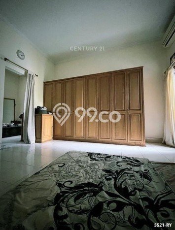 Rumah Strategis Modern Lb 320m2 di Ciputat, Tangerang Selatan Rumah Strategis Modern Lb 320m2 di Ciputat, Tangerang Selatan