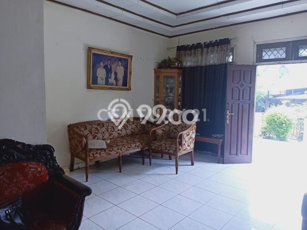 Disewakan Rumah Murah di Bintaro Tangerang Selatan dengan 4 KT Disewakan Rumah Murah di Bintaro Tangerang Selatan dengan 4 KT