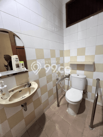 Jual Rumah Luas Elegan Dengan View Cantik di Bintaro, Tangerang Selatan Jual Rumah Luas Elegan Dengan View Cantik di Bintaro, Tangerang Selatan