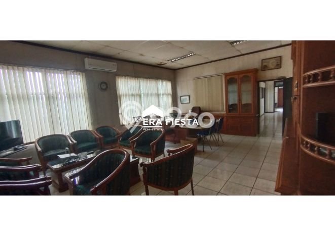 Gudang Strategis Kawasan , Luas 3132m2m², Kawasan Bisnis, Tingkat Keramaian Tinggi Gudang Strategis Kawasan , Luas 3132m2m², Kawasan Bisnis, Tingkat Keramaian Tinggi
