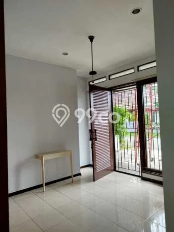 Ready to Use! Premium House LT 160m2 Desain Modern di Modernland Ready to Use! Premium House LT 160m2 Desain Modern di Modernland