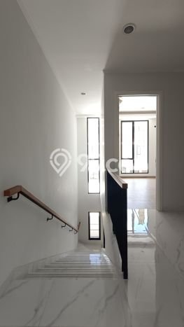 For Sale Hunian Rumah Terawat 3 Kamar di Alam Sutera, Tangerang For Sale Hunian Rumah Terawat 3 Kamar di Alam Sutera, Tangerang