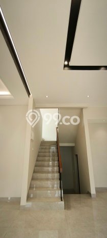 Rumah Mewah LB 284m2 Siap Huni Desain Elegan di BSD Foresta, Tangerang Rumah Mewah LB 284m2 Siap Huni Desain Elegan di BSD Foresta, Tangerang
