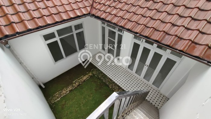 Hunian Mewah LB 150m2 Siap Pakai Desain Elegan di Curug Mekar, Bogor Hunian Mewah LB 150m2 Siap Pakai Desain Elegan di Curug Mekar, Bogor