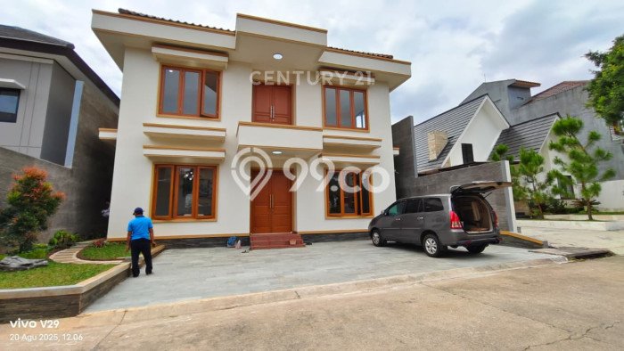 Rumah Elit LB 320m2 Siap Pakai Desain Elegan di Sentul City, Bogor Rumah Elit LB 320m2 Siap Pakai Desain Elegan di Sentul City, Bogor