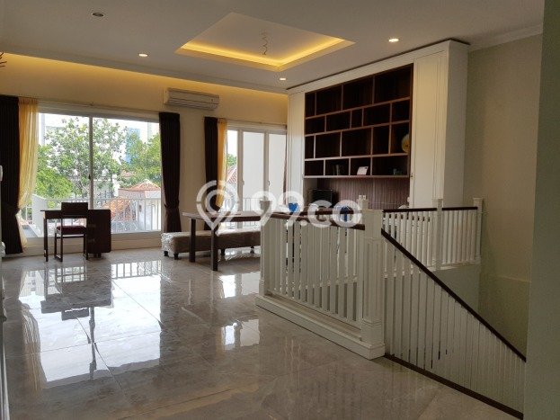 Hunian Modern dengan LT 280m2 & LB 510m2 Dikontrakkan di Setiabudi Hunian Modern dengan LT 280m2 & LB 510m2 Dikontrakkan di Setiabudi