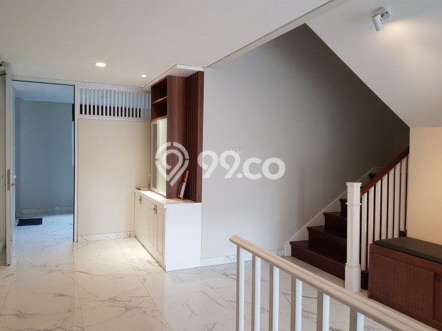 Hunian Modern dengan LT 280m2 & LB 510m2 Dikontrakkan di Setiabudi Hunian Modern dengan LT 280m2 & LB 510m2 Dikontrakkan di Setiabudi