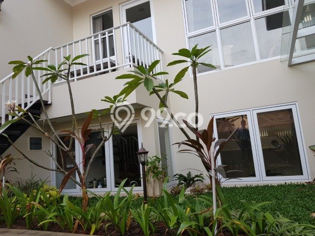 Hunian Modern dengan LT 280m2 & LB 510m2 Dikontrakkan di Setiabudi Hunian Modern dengan LT 280m2 & LB 510m2 Dikontrakkan di Setiabudi