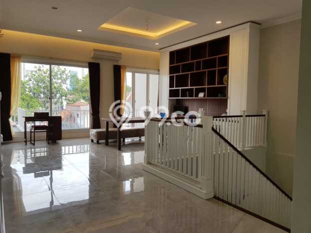 Hunian Modern dengan LT 280m2 & LB 510m2 Dikontrakkan di Setiabudi Hunian Modern dengan LT 280m2 & LB 510m2 Dikontrakkan di Setiabudi