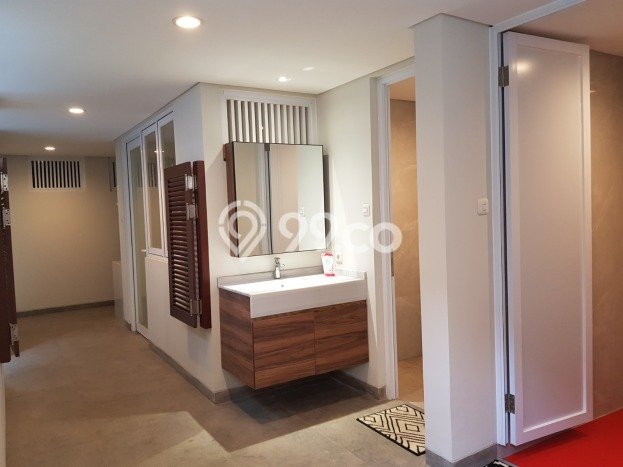 Hunian Modern dengan LT 280m2 & LB 510m2 Dikontrakkan di Setiabudi Hunian Modern dengan LT 280m2 & LB 510m2 Dikontrakkan di Setiabudi