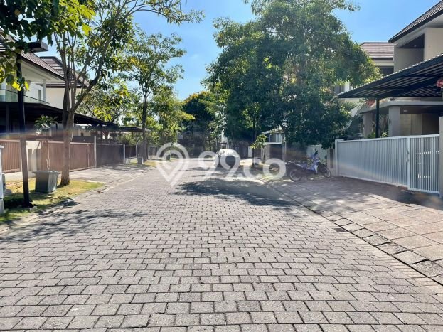 Hunian Mewah LB 100m2 Siap Pakai Desain Elegan di Graha, Surabaya Hunian Mewah LB 100m2 Siap Pakai Desain Elegan di Graha, Surabaya