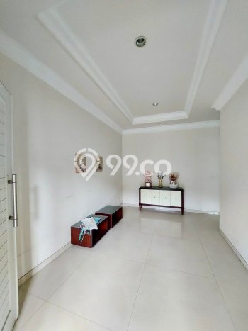Dijual Rumah Luas Megah Dengan View Eksklusif di Galaxy, Surabaya Dijual Rumah Luas Megah Dengan View Eksklusif di Galaxy, Surabaya