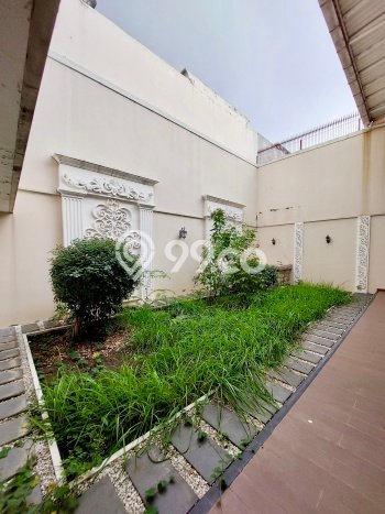 Dijual Rumah Luas Megah Dengan View Eksklusif di Galaxy, Surabaya Dijual Rumah Luas Megah Dengan View Eksklusif di Galaxy, Surabaya