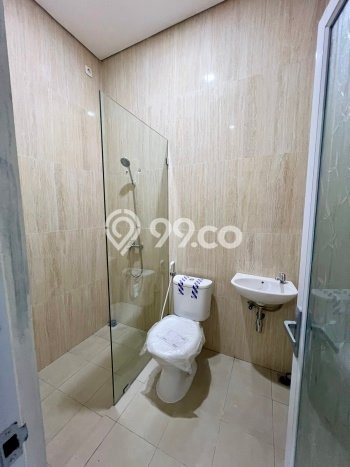 Rumah Minimalis 5 Kamar LT 90m2 di Pakuwon Rumah Minimalis 5 Kamar LT 90m2 di Pakuwon