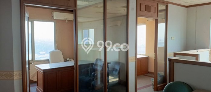 LOKASI STRATEGIS! Kantor Kawasan , Luas 103m2m², Akses Utama LOKASI STRATEGIS! Kantor Kawasan , Luas 103m2m², Akses Utama