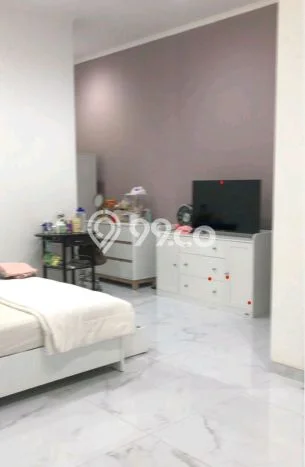 Rumah Mewah LB 350m2 Siap Huni Desain Elegan di Joglo, Jakarta Barat Rumah Mewah LB 350m2 Siap Huni Desain Elegan di Joglo, Jakarta Barat