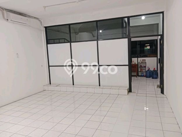 Unit Ruko Dijual di Jakarta Pusat LT 68m2 & LB 204m2 Unit Ruko Dijual di Jakarta Pusat LT 68m2 & LB 204m2