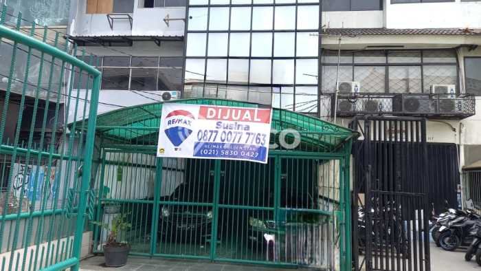 Unit Ruko Dijual di Jakarta Barat LT 235m2 & LB 940m2 Unit Ruko Dijual di Jakarta Barat LT 235m2 & LB 940m2