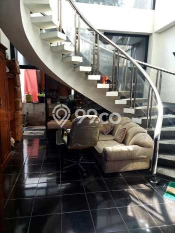 Unit Ruko Dijual di Jakarta Barat LT 235m2 & LB 940m2 Unit Ruko Dijual di Jakarta Barat LT 235m2 & LB 940m2