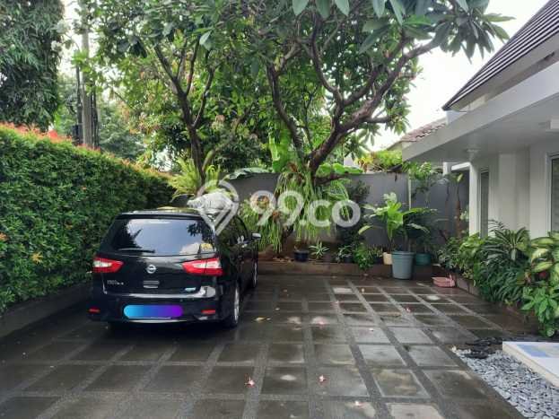 For Sale! Luxury House LT 300m2 Desain Elegan di Taman Meruya For Sale! Luxury House LT 300m2 Desain Elegan di Taman Meruya