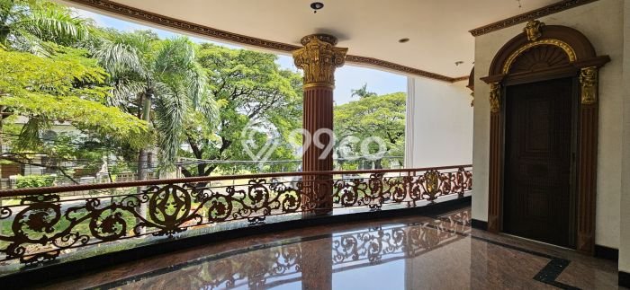 Ready to Use! Luxury House LT 490m2 Desain Elegan di Puri Indah Ready to Use! Luxury House LT 490m2 Desain Elegan di Puri Indah
