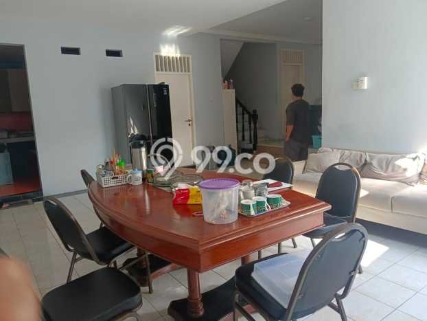 Rumah Strategis Minimalis Lb 220m2 di Karang Tengah, Tangerang Rumah Strategis Minimalis Lb 220m2 di Karang Tengah, Tangerang