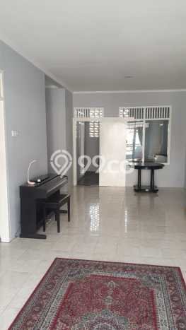 Rumah Strategis Minimalis Lb 220m2 di Karang Tengah, Tangerang Rumah Strategis Minimalis Lb 220m2 di Karang Tengah, Tangerang