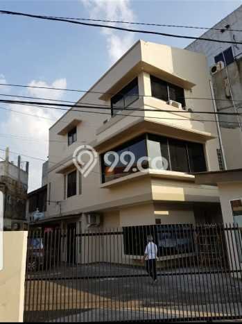 Unit Kost Dijual di Saharjo dengan 8 Kamar Area Strategis Unit Kost Dijual di Saharjo dengan 8 Kamar Area Strategis