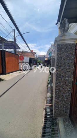 Jual Rumah Bagus Siap Huni LB 350m2 di Pasar Rebo, Jakarta Timur Jual Rumah Bagus Siap Huni LB 350m2 di Pasar Rebo, Jakarta Timur