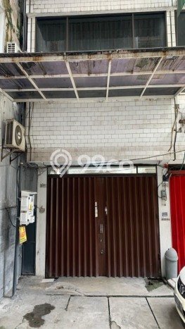Unit Ruko Dijual di Surabaya LT 62m2 & LB 210m2 Unit Ruko Dijual di Surabaya LT 62m2 & LB 210m2