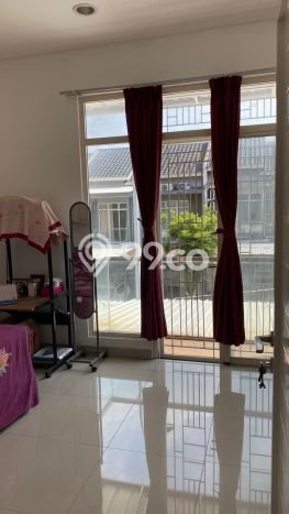 Rumah Modern 3 KT di BSD Residence One Tangerang Semi Furnished Rumah Modern 3 KT di BSD Residence One Tangerang Semi Furnished
