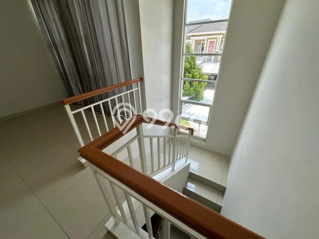 Rumah Elit Modern Tanpa Renovasi di Cihuni Tangerang Rumah Elit Modern Tanpa Renovasi di Cihuni Tangerang