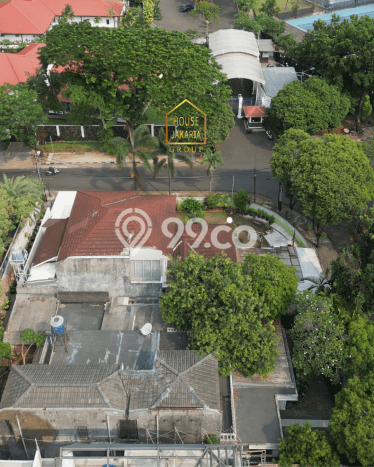 Rumah Strategis area Kebayoran Baru, Jakarta Selatan, LT 406m² Bangunan 253m² - BISA KPR! Rumah Strategis area Kebayoran Baru, Jakarta Selatan, LT 406m² Bangunan 253m² - BISA KPR!