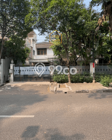 Rumah Strategis area Kebayoran Baru, Jakarta Selatan, LT 406m² Bangunan 253m² - BISA KPR! Rumah Strategis area Kebayoran Baru, Jakarta Selatan, LT 406m² Bangunan 253m² - BISA KPR!