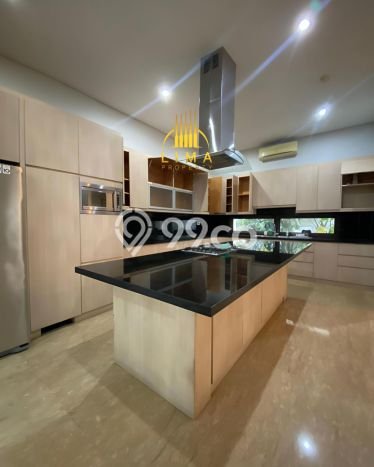 Rumah Kondisi Baik Disewakan di Cipete, Jakarta Selatan LT 500m2, LB 700m2 Rumah Kondisi Baik Disewakan di Cipete, Jakarta Selatan LT 500m2, LB 700m2