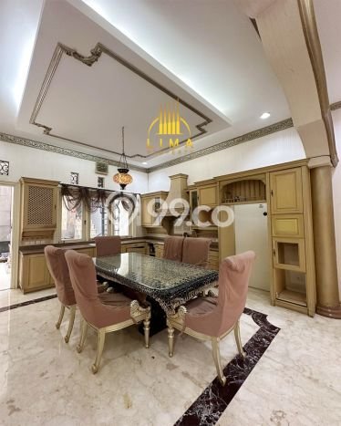 Ready to Use! Luxury House LT 272m2 Desain Elegan di Senayan Ready to Use! Luxury House LT 272m2 Desain Elegan di Senayan