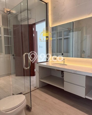 Hunian Minimalis dengan LT 700m2 & LB 500m2 Disewakan di Senopati Hunian Minimalis dengan LT 700m2 & LB 500m2 Disewakan di Senopati