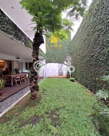 Rumah Mewah Siap Huni LT 458m2 di Kebayoran Baru, Jakarta Selatan Rumah Mewah Siap Huni LT 458m2 di Kebayoran Baru, Jakarta Selatan