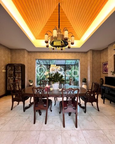 Ready to Use! Luxury House LT 421m2 Desain Modern di Kemang Ready to Use! Luxury House LT 421m2 Desain Modern di Kemang