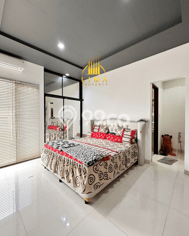 Rumah Luxury Modern Tanpa Renovasi di Pondok Indah Jakarta Selatan Rumah Luxury Modern Tanpa Renovasi di Pondok Indah Jakarta Selatan
