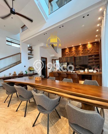 Hunian Eksklusif Siap Huni LT 375m2 di BSD, Tangerang Selatan Hunian Eksklusif Siap Huni LT 375m2 di BSD, Tangerang Selatan