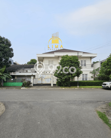 Jual Rumah Luas Elegan Dengan View Cantik di Pondok Indah, Jakarta Selatan Jual Rumah Luas Elegan Dengan View Cantik di Pondok Indah, Jakarta Selatan