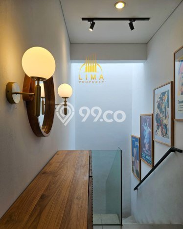 For Sale! Luxury House LT 234m2 Desain Elegan di Veteran For Sale! Luxury House LT 234m2 Desain Elegan di Veteran