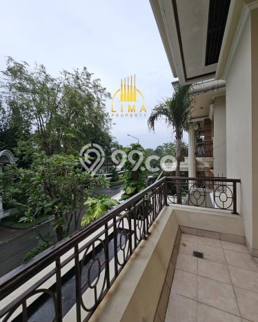 Rumah Elit Modern Tanpa Renovasi di Pondok Indah Jakarta Selatan Rumah Elit Modern Tanpa Renovasi di Pondok Indah Jakarta Selatan