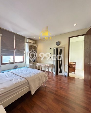 Siap Huni Hunian Elit 5 Kamar di Cilandak Dekat ke Mana Saja Siap Huni Hunian Elit 5 Kamar di Cilandak Dekat ke Mana Saja