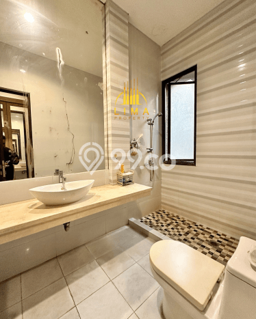 Rumah Luxury Modern Tanpa Renovasi di Pondok Indah Jakarta Selatan Rumah Luxury Modern Tanpa Renovasi di Pondok Indah Jakarta Selatan