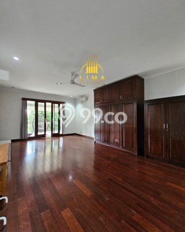 Ready to Use! Premium House LT 883m2 Desain Modern di Kemang Ready to Use! Premium House LT 883m2 Desain Modern di Kemang