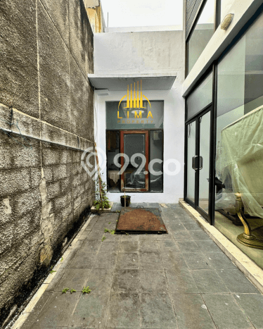 Dijual Rumah Premium dengan Fasilitas Sekitar Komplit di Cilandak, Jakarta Selatan Dijual Rumah Premium dengan Fasilitas Sekitar Komplit di Cilandak, Jakarta Selatan