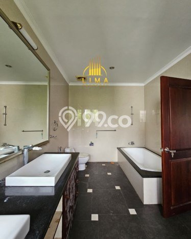 Ready to Use! Premium House LT 883m2 Desain Modern di Kemang Ready to Use! Premium House LT 883m2 Desain Modern di Kemang